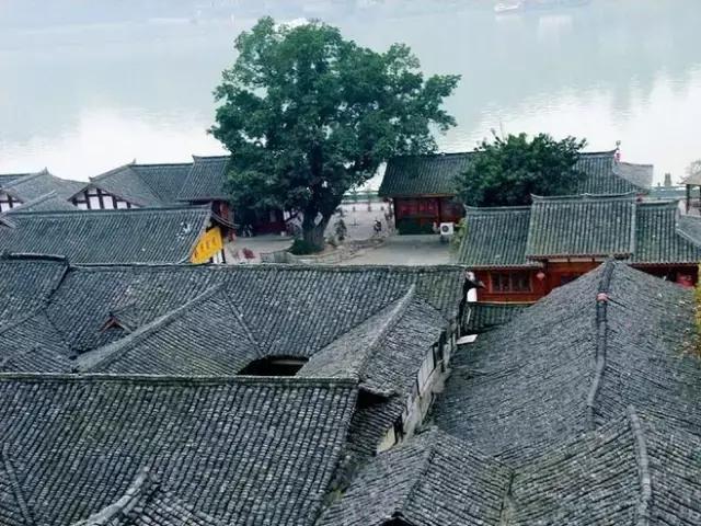 青瓦灰墻，高瓴飛檐，處處消磨時光