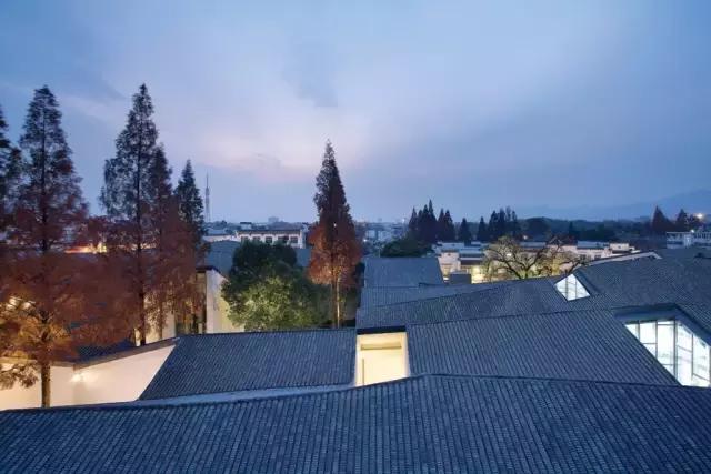 青瓦灰墻，高瓴飛檐，處處消磨時光