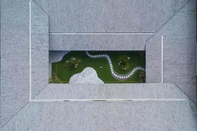 青瓦灰墻，高瓴飛檐，處處消磨時光