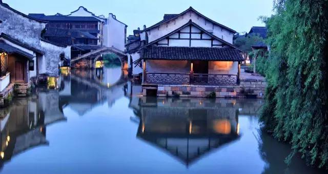 青瓦灰墻，高瓴飛檐，處處消磨時光